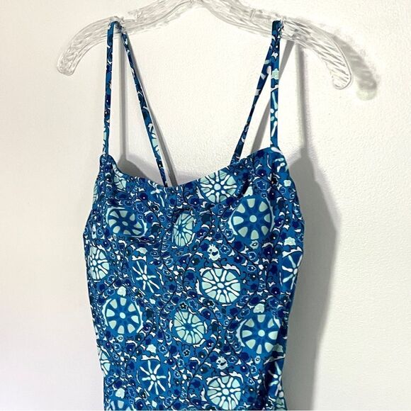 NWT New RHODE Zinnia Floral Print
One Piece Swimsuit Blue Size
Large 12-14 - Picture 6 of 12